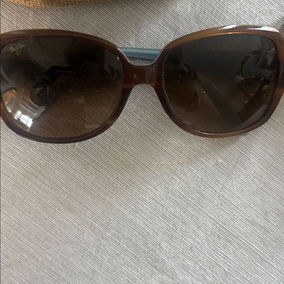 Maui Jim Tortoise Shell Sunglasses - Picture 6 of 6